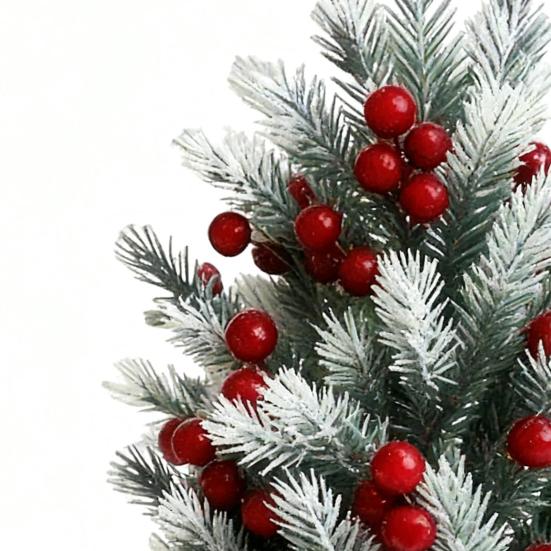 Christmas Tree Wind-Resistant Stability Strong Structure Pine Needle Xmas Tree with Berry Details Realistic Garden Decoration