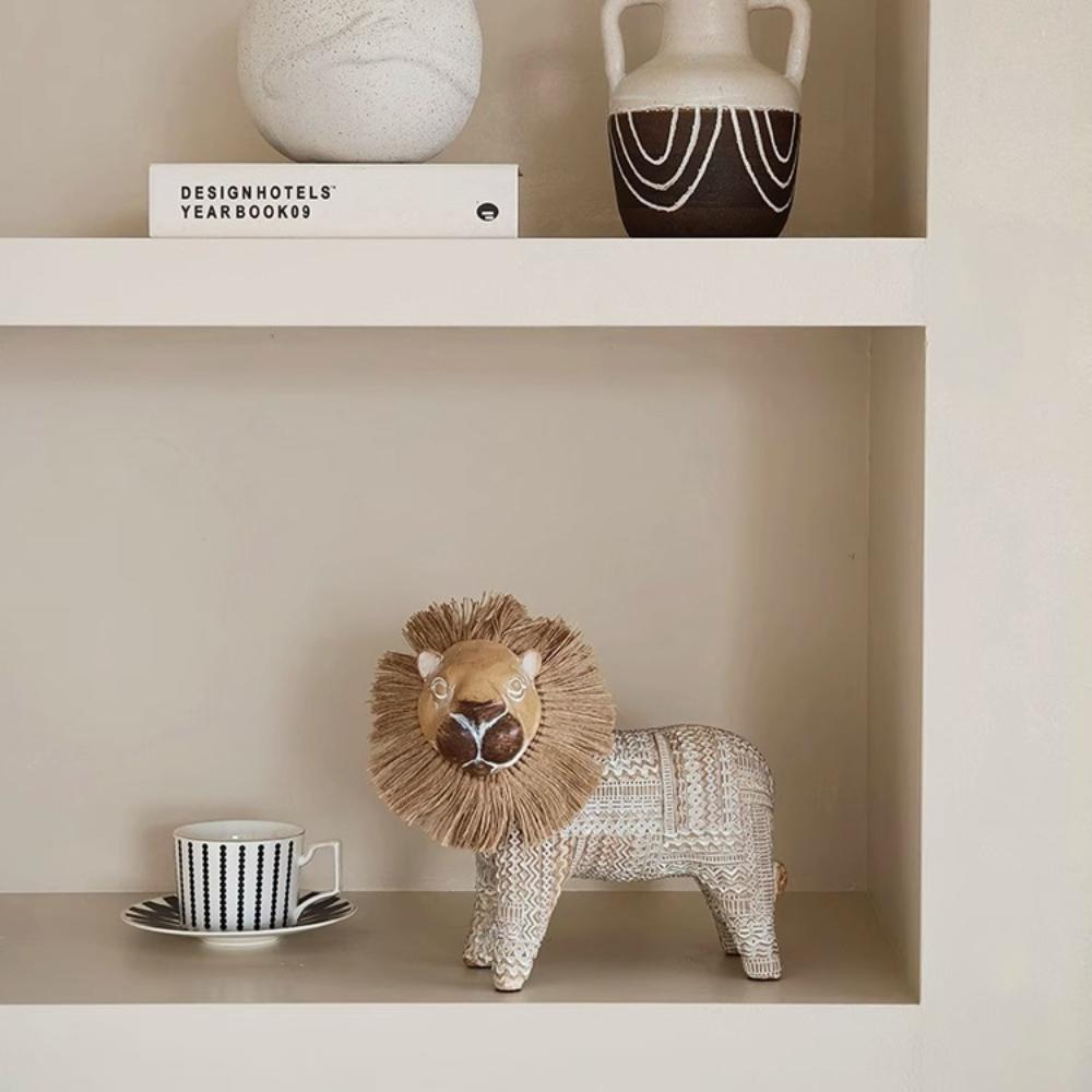 Modern Minimalist Lion Figurine, Nordic Style Animal Minimalist Aesthetic Decoration for Living Room, Study Room and Bedroom.