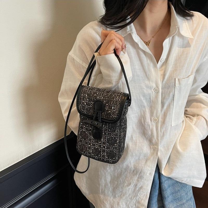 Simple Personalized Small Bag Women's Spring and Summer New Fashion Shoulder Messenger Bag Niche Beautiful Mobile Phone Bag