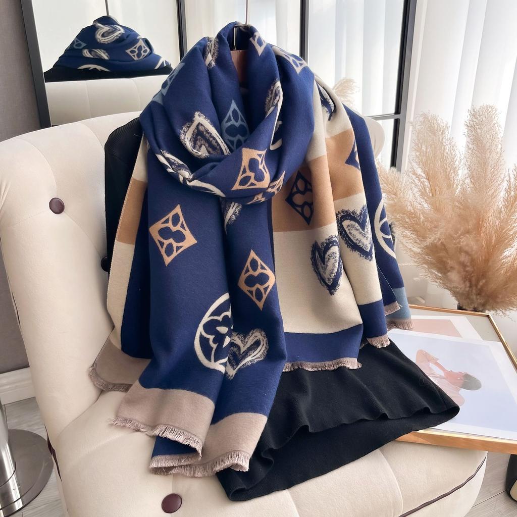 Autumn And Winter Heart-Shaped Geometric Rhombus Imitation Cashmere Warm Women'S Scarf Short Beard Fringed Decorative Medium And Long Shawl