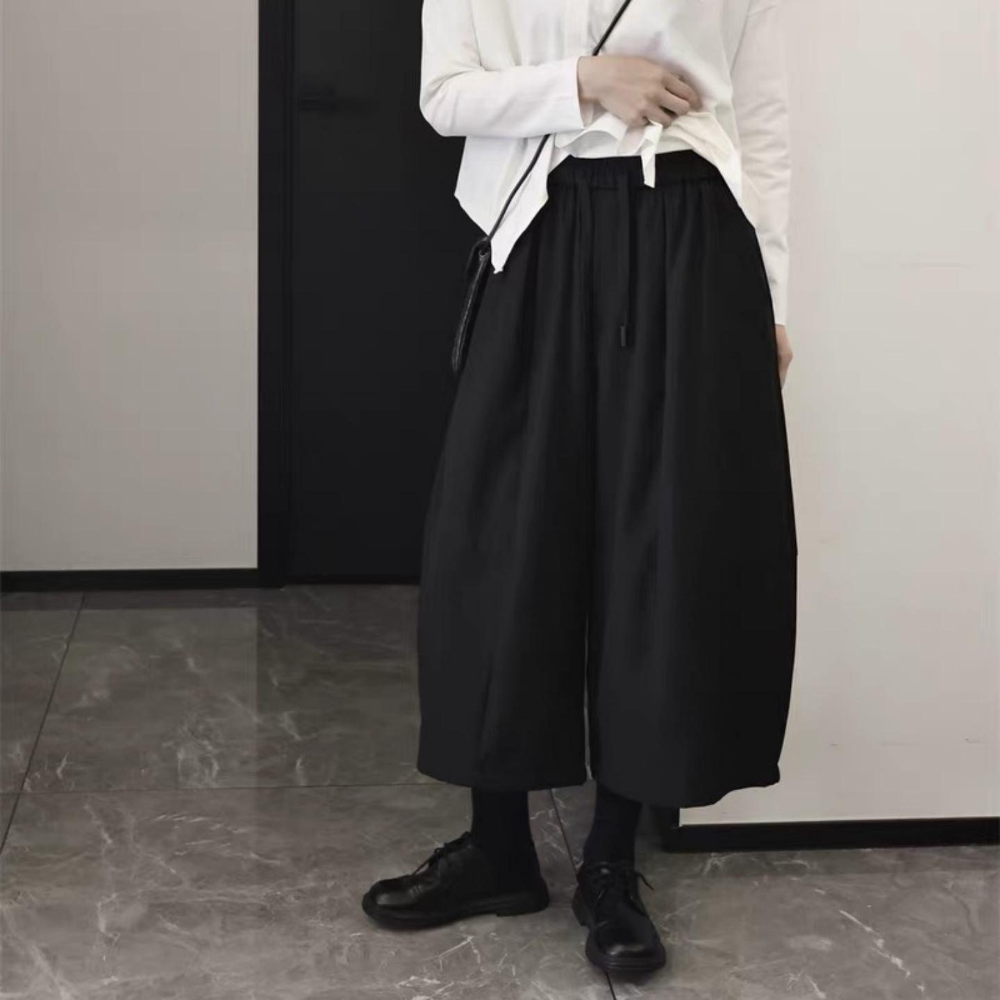 

Women s Spring Casual Wide-Leg Harem Pants - Dark, Loose, Flesh-Covering, Eight-Point Design One Size чорний