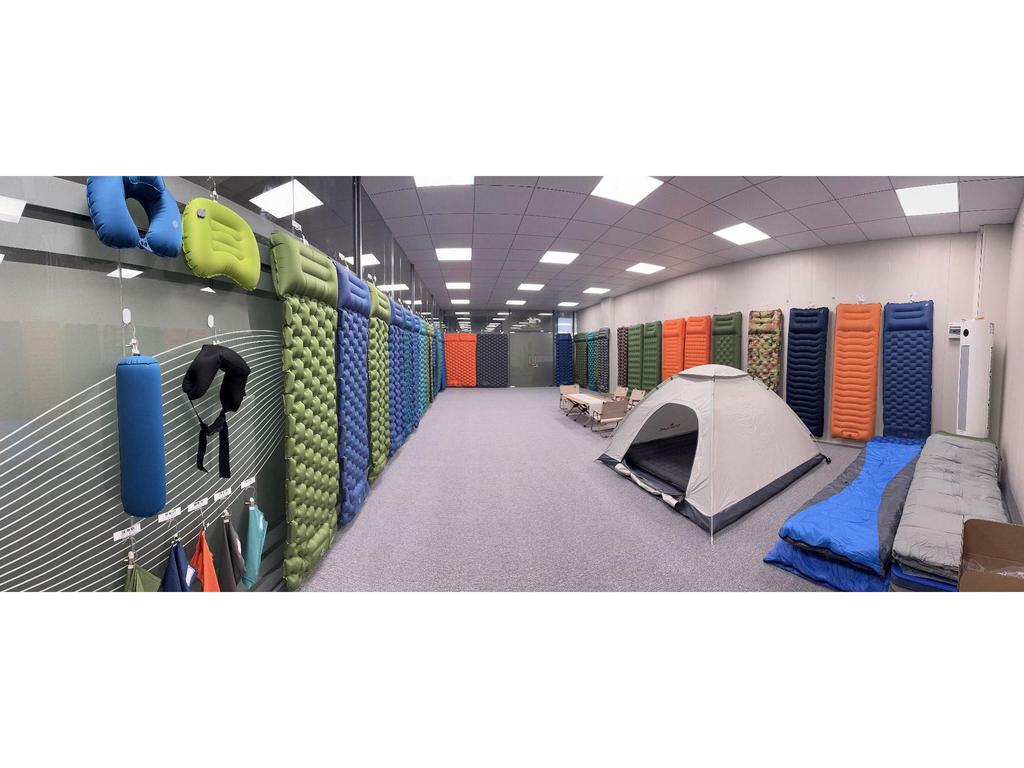 Portable Lightweight Outdoor Inflatable Camping Mattress: Moisture-Proof Air Pad for Car and Camp Use