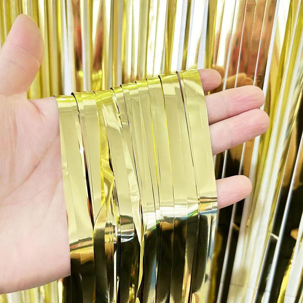 Laser Regnsilke Toppgardin, 1x2m - Bakgrundsdekoration för Födelsedagsfest