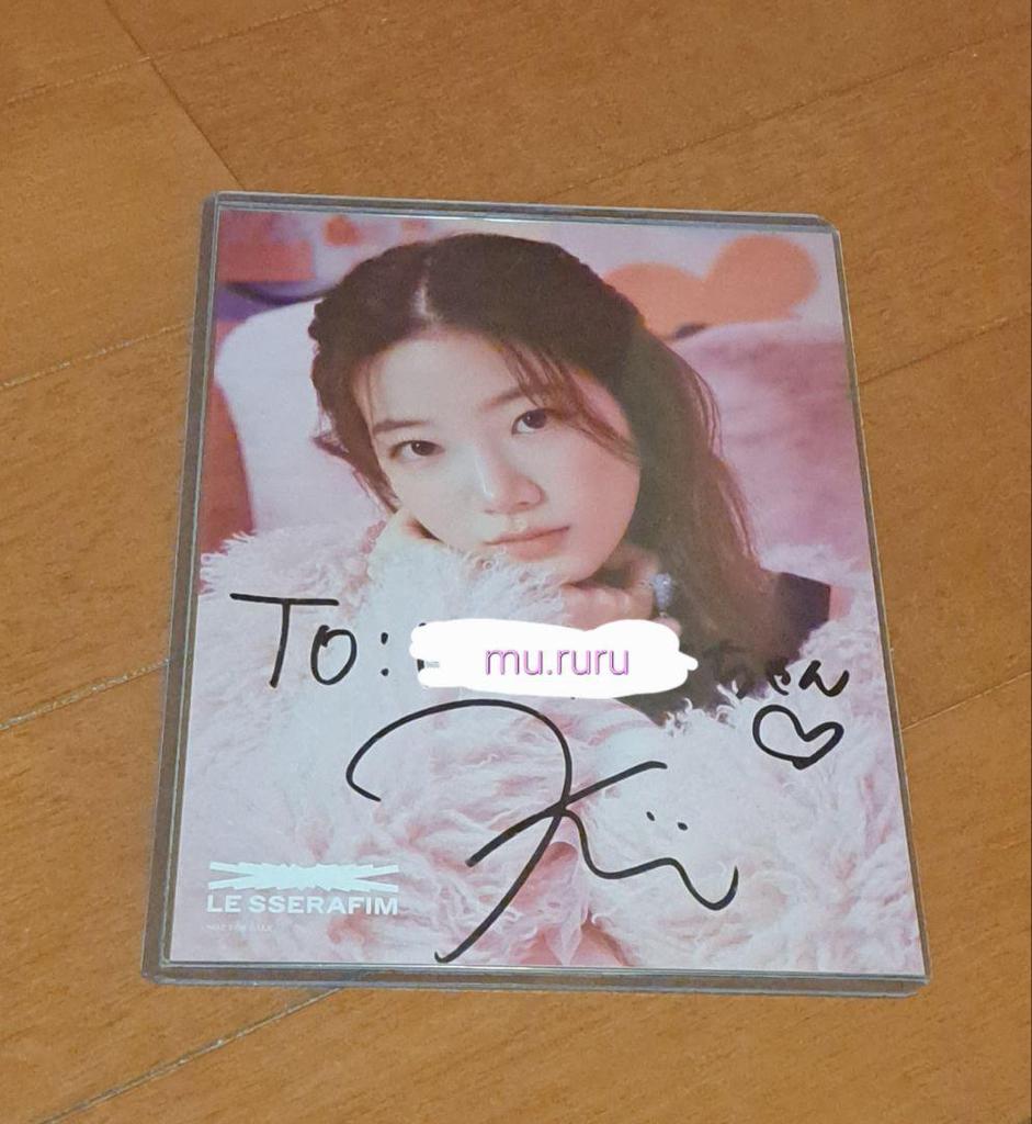 [USED] LE SSERAFIM autographed by Kazuha