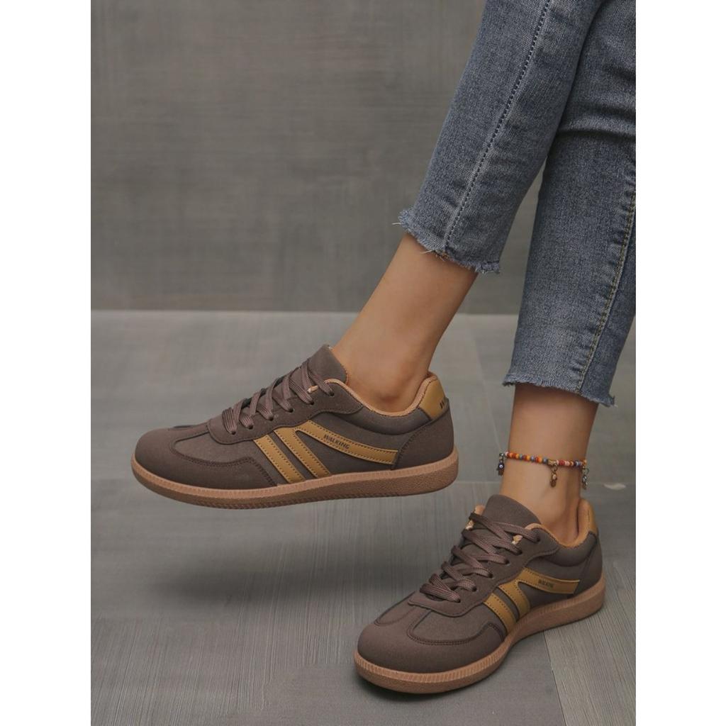 Women's Retro Color Blocked Sneakers with Flat Sole and Cushioned Insole
