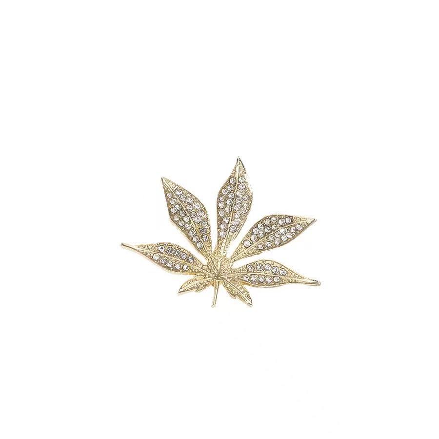 Maple Leaf Diamond Brooch: Elegant, Light Luxury, Fashionable Women's Accessory