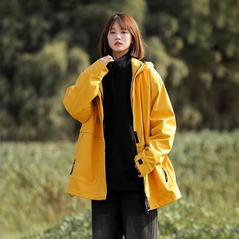 Rose Huang Yimei Větruodolná 3v1 odepínací bunda ve stylu celebrity