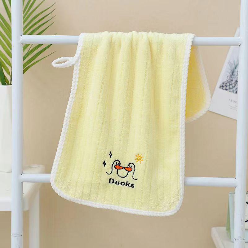 

Детское полотенце для лица, безопасное, мягкое, впитывающее воду, бархатистое, кораллового цвета, приятное для кожи, бытовые подвесные полотенца, детский носовой платок с рисунком жёлтый