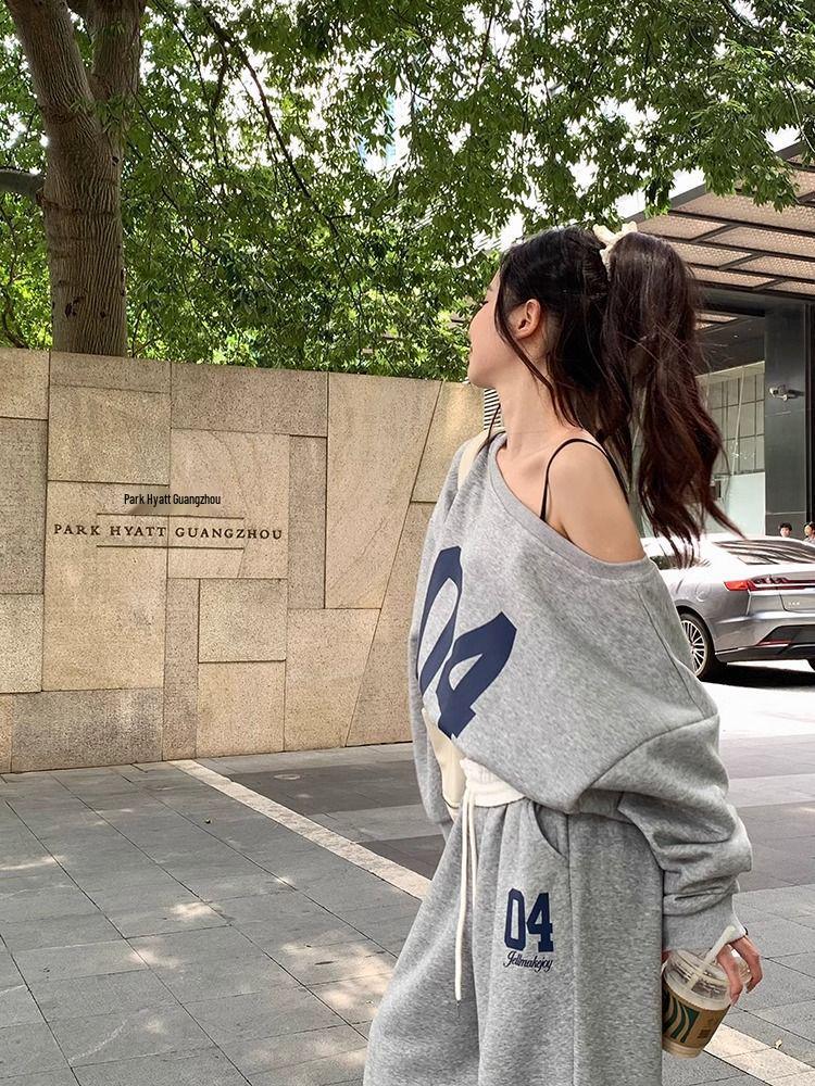 Damski jesienny dres w koreańskim stylu: Luźny Krój i Modelujące Spodnie z Szerokimi Nogawkami Zestaw Dwuczęściowy - Trend Mody Influencerów.