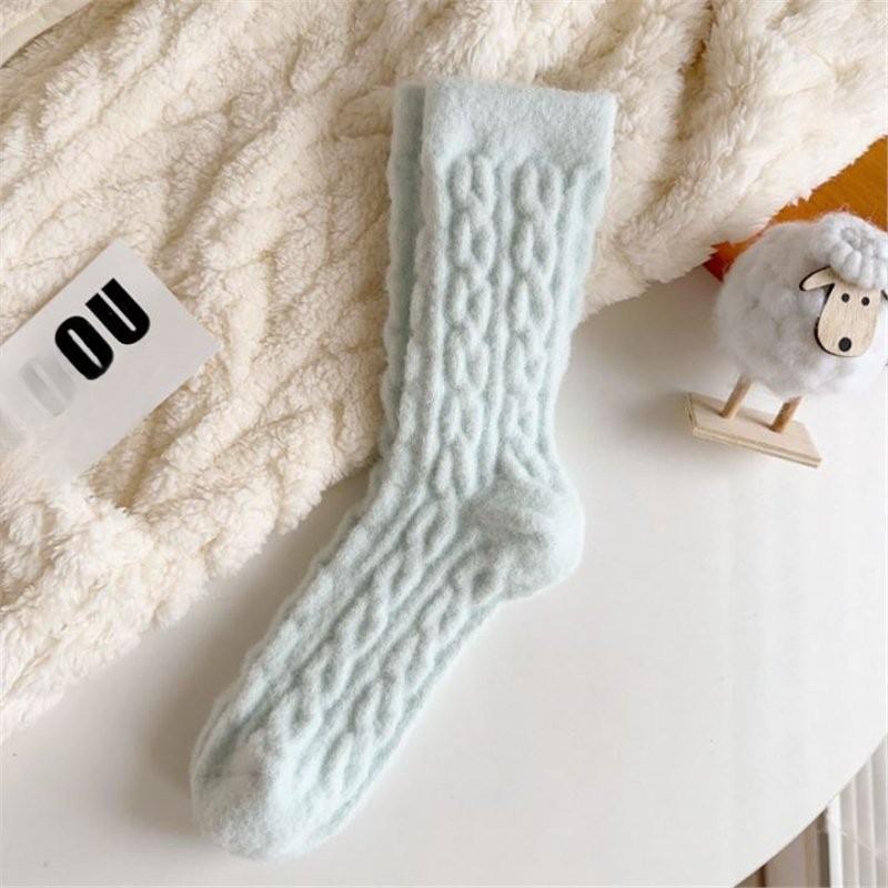 Autumn and Winter Fleece Socks, Women's Mid-calf Socks, Warm Fleece Thickened Warm Sleeping Socks, Floor Cold-proof Postpartum Socks, Thick