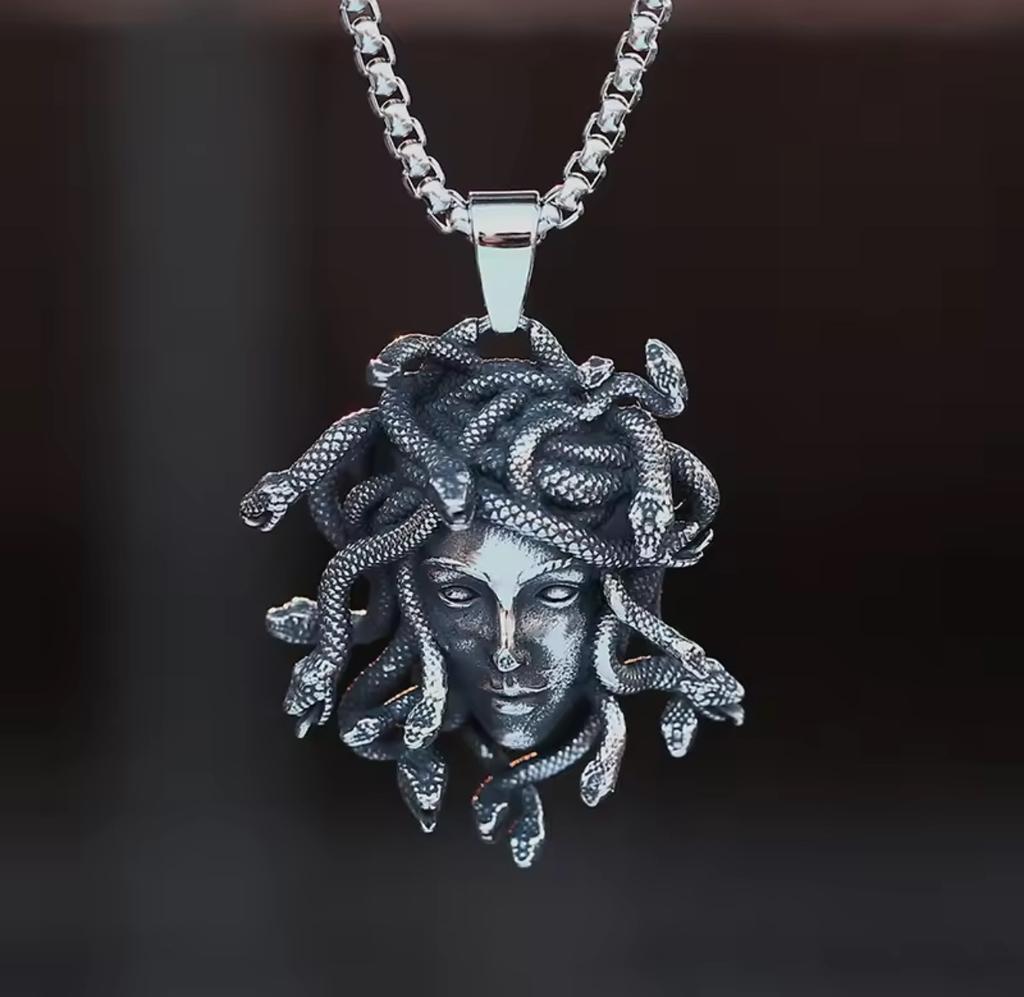 Collier Femme Medusa Pendant Gothic Ancient Greek Snake Necklace Para Hombre Femme Cadeau