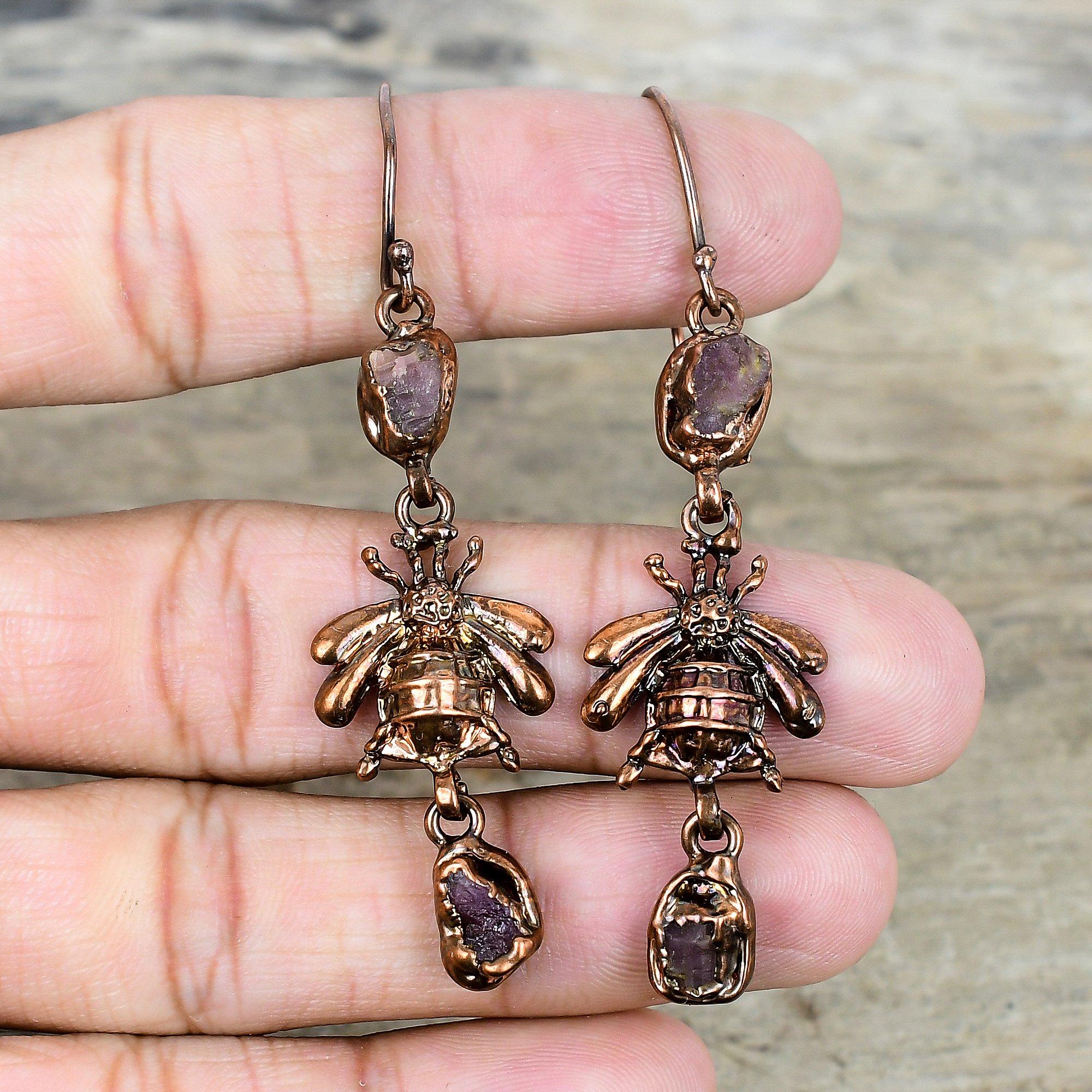 

Розовый турмалин необработанный серьга гальванопластика медь серьга медоносная пчела серьги с драгоценными камнями гальванопластика ювелирные изделия подарки для мамы серьга ручной работы