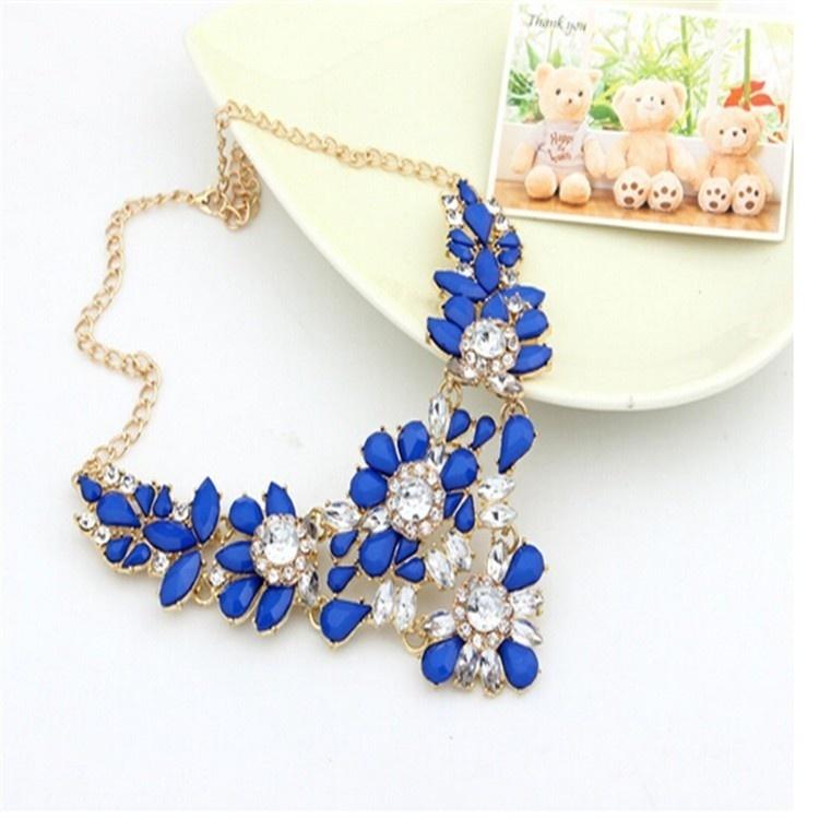 Virtual Store USA Exquisite crystal flowers choker collar chunky necklace