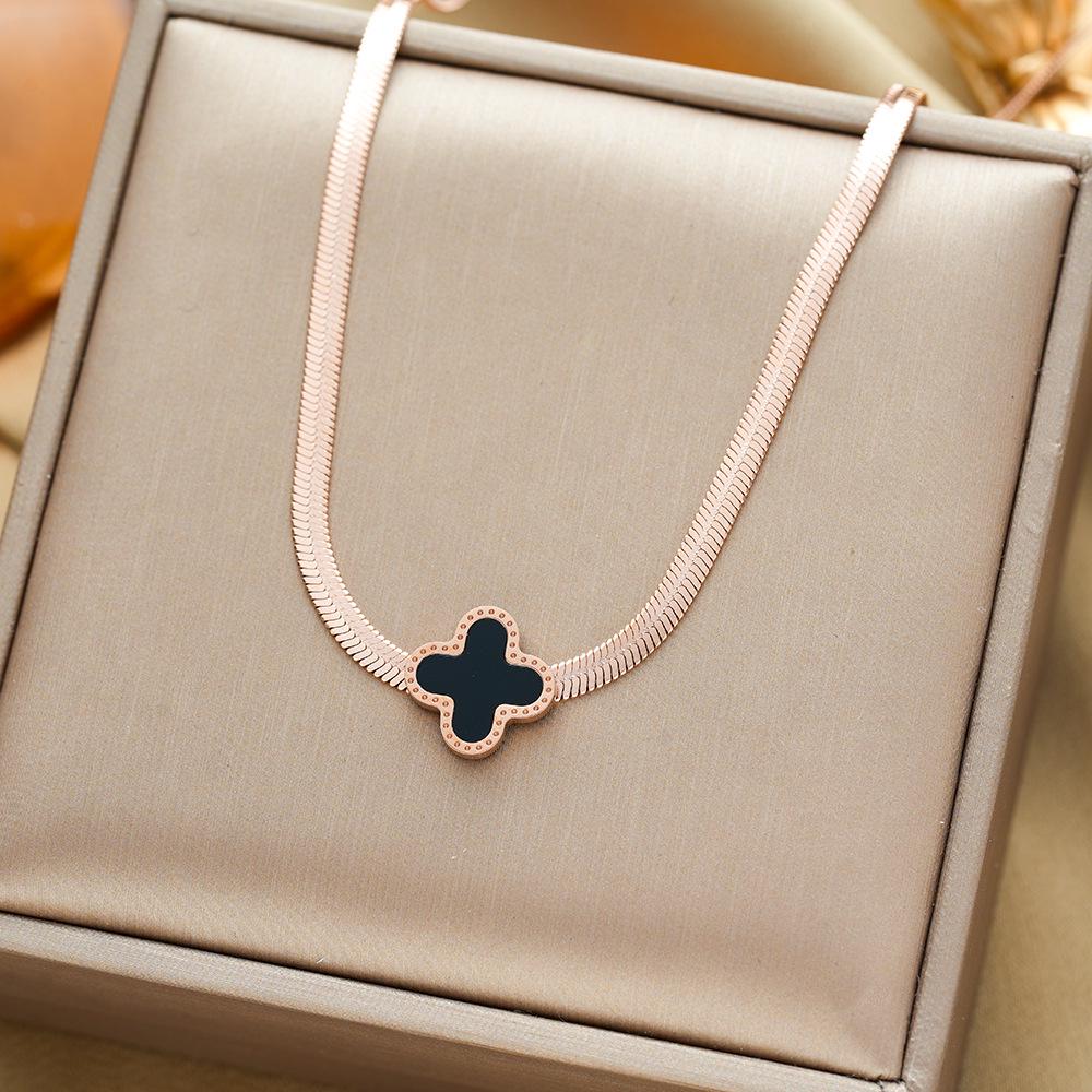 Exquisite 18K Gold-Plated Titanium Steel Necklace - Women's Clavicle Chain Jewelry, Fade-Resistant