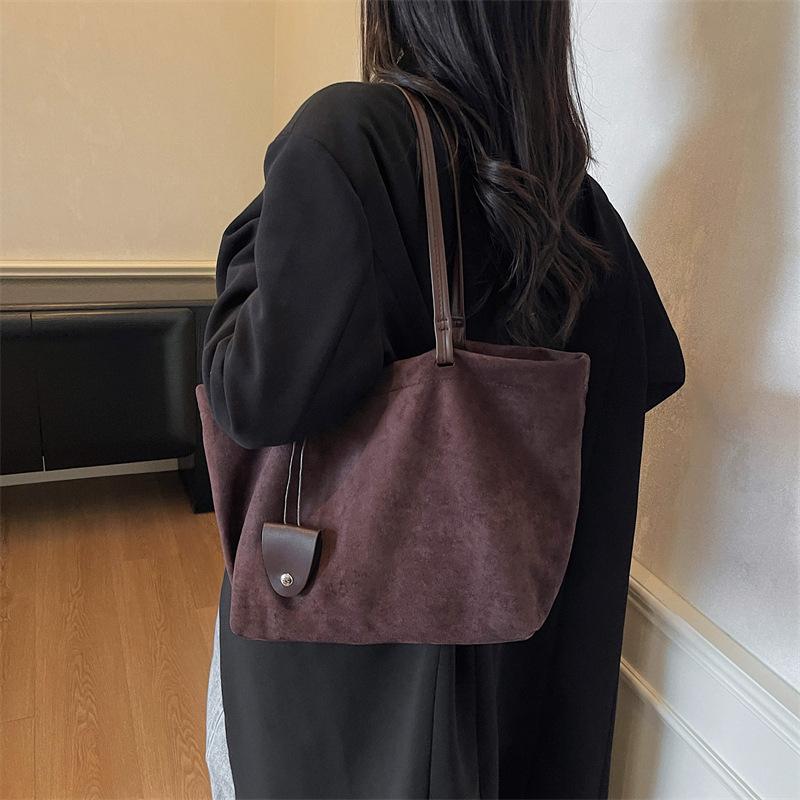 Retro Bag Women's Large Capacity 2025 New Autumn and Winter Versatile Casual Shoulder Mother and Child Bag Texture Commuter Tote Bag