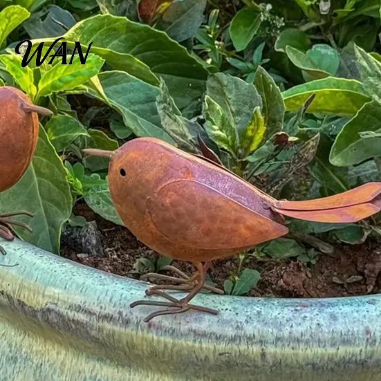 Decorative Bird Statue 2 Pcs Rusty Metal Figurine Farmhouse Vintage Garden Indoor Outdoor Decor Cute Small Sculpture for Home Patio Yard Lawn Handmade