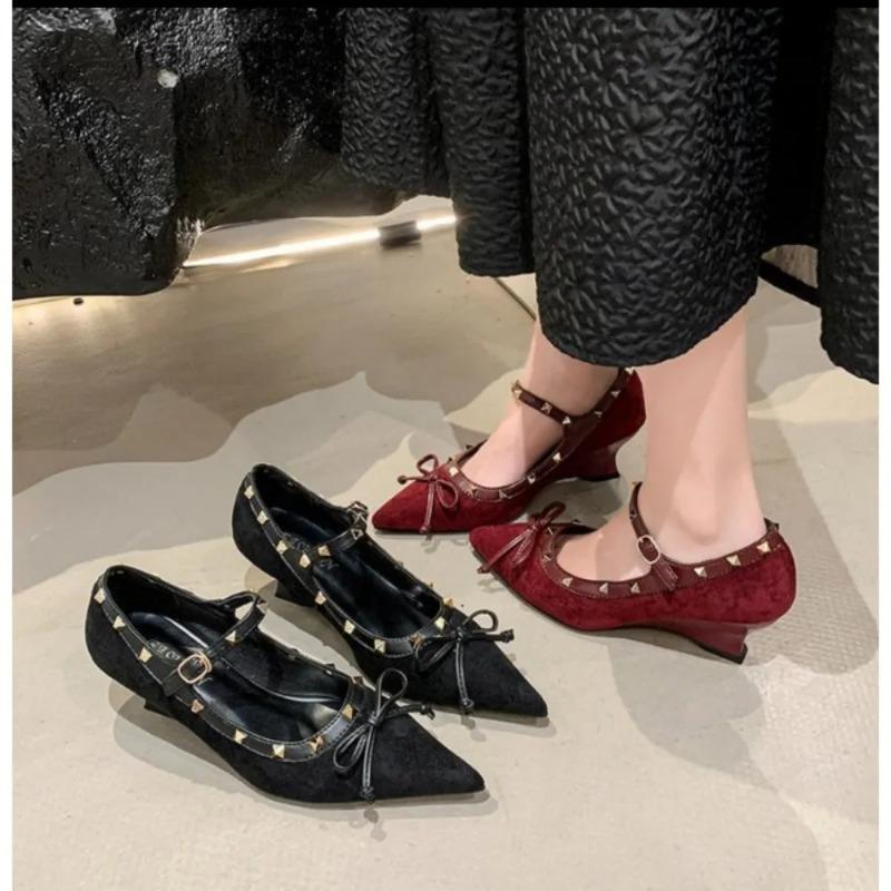 Retro Designer Red Bowknot Heel Women Shoes Pointed Toe Rivet Pumps Stripper Party Fotwear Female Wedges Mary Jane Shoes