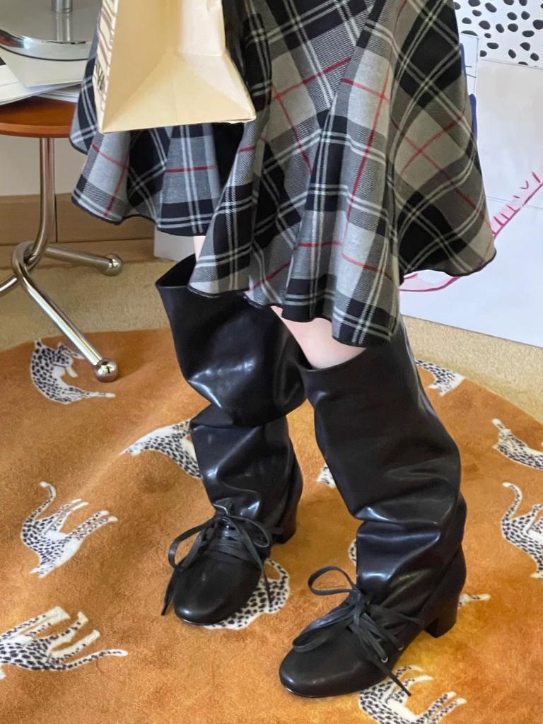 Versiune piele de oaie retro cu vârf rotund, curea plisată, cizme cu grămadă, cizme înalte cu toc gros pentru femei, cizme noi de cowboy western, cizme lungi