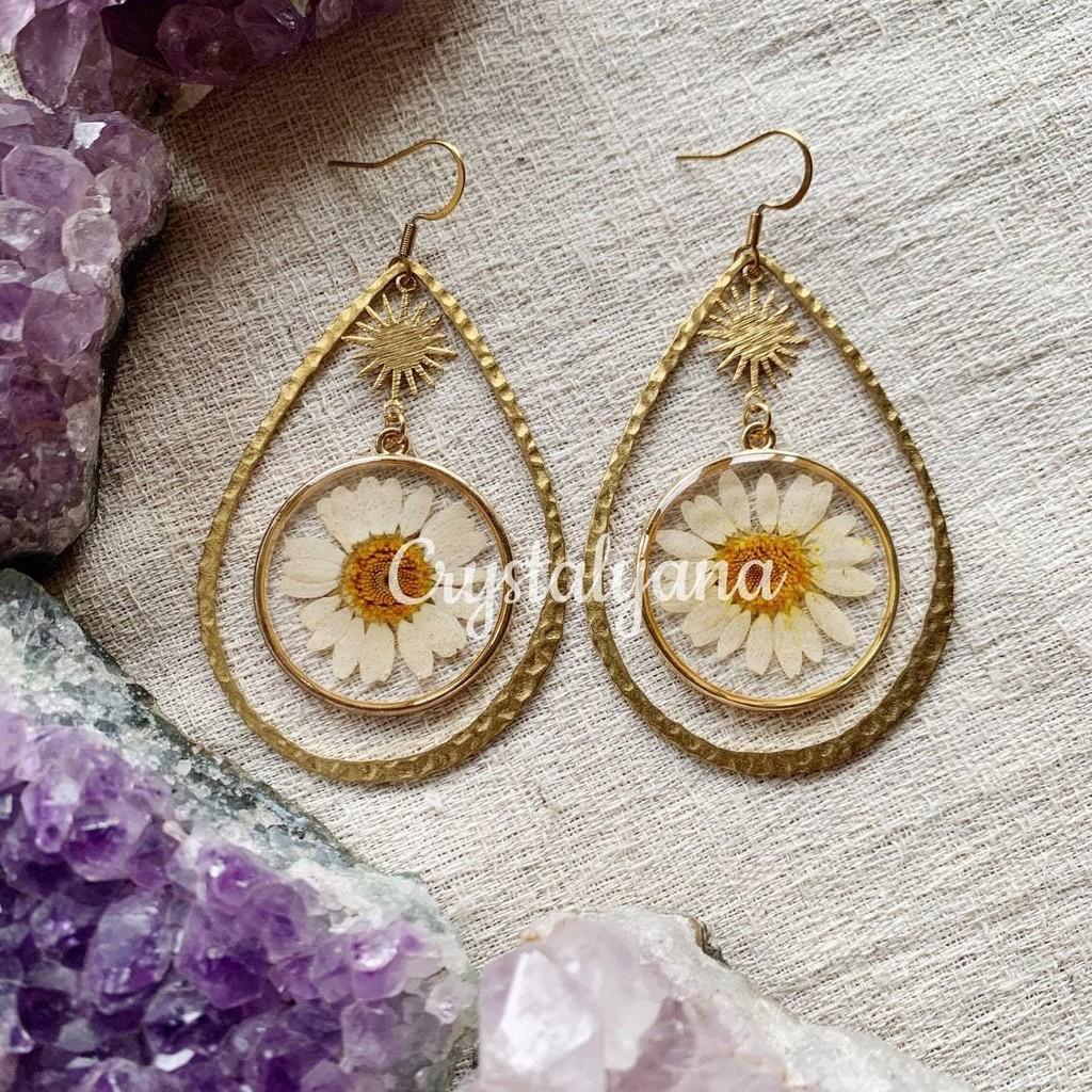 Bohemian Daisy Pendant Earrings With Alloy Water Drop Shape For Womens Summer Fashion