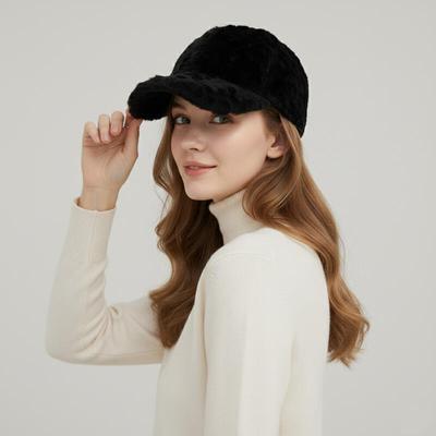 Gorra de invierno de pelo sintético suave y esponjoso