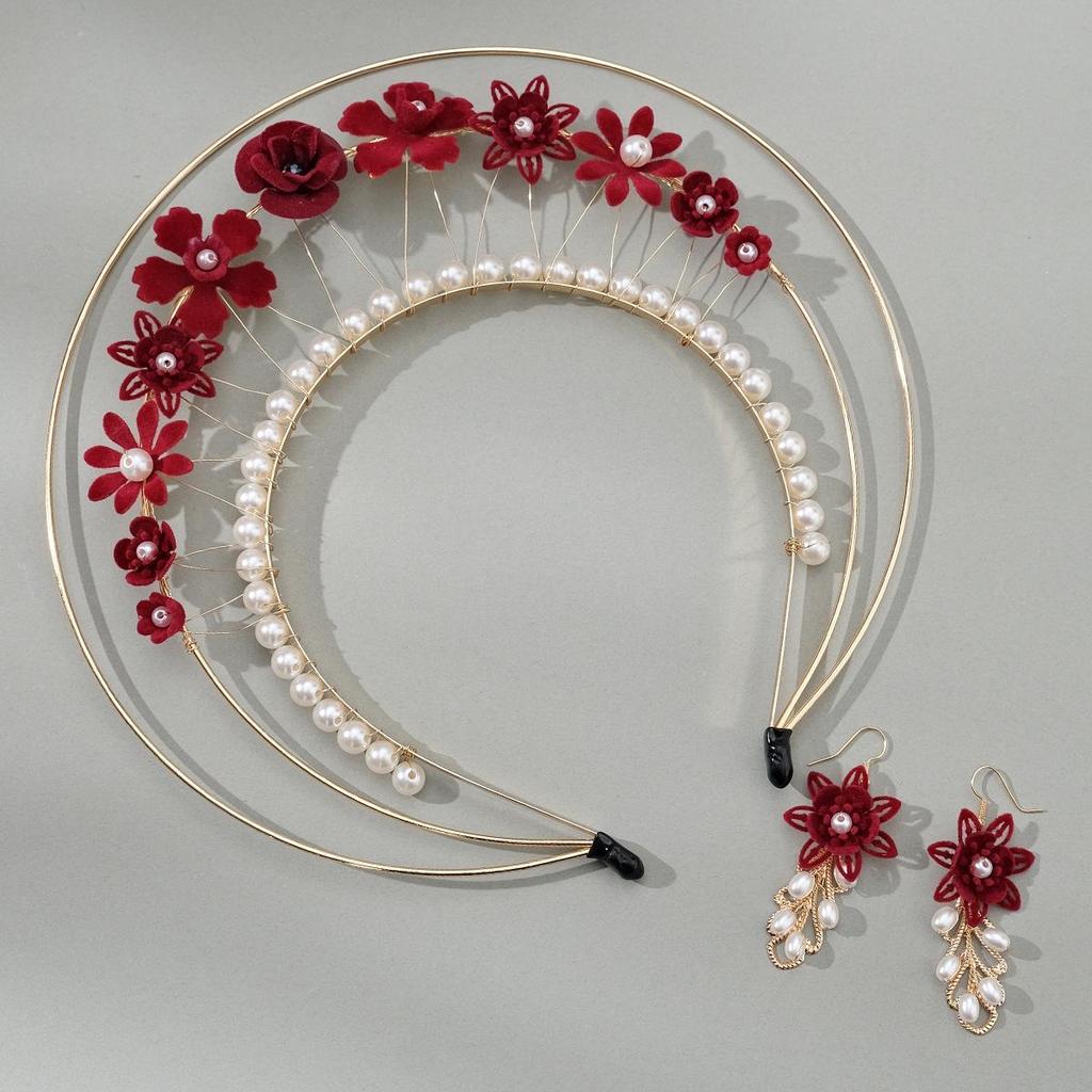 Vintage Lolita Virgin Mary Halo Tiara: Handmade Floral Pearl Headdress for Fashion Shows