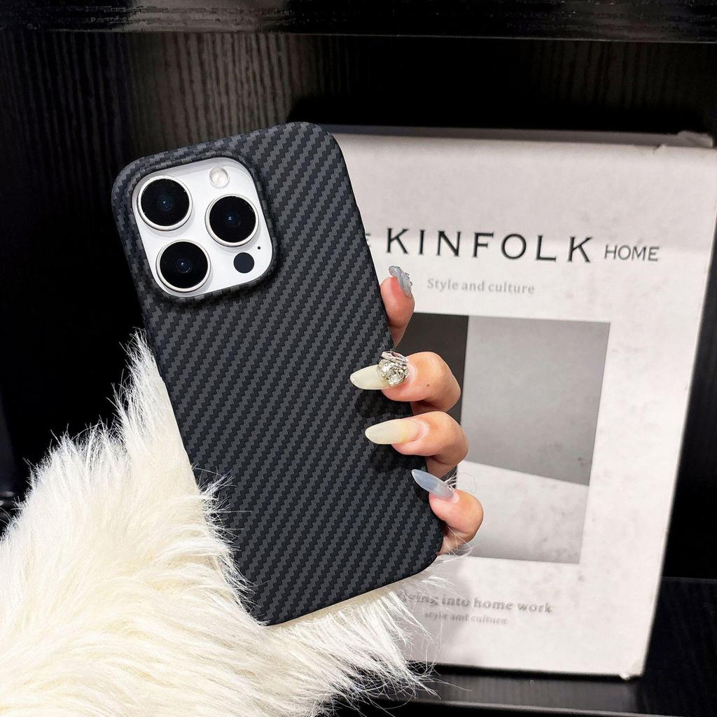 Apple 17 Pro Max Large Hole Kevlar Carbon Fiber Texture iPhone 16 Full Coverage Anti-Fall Case