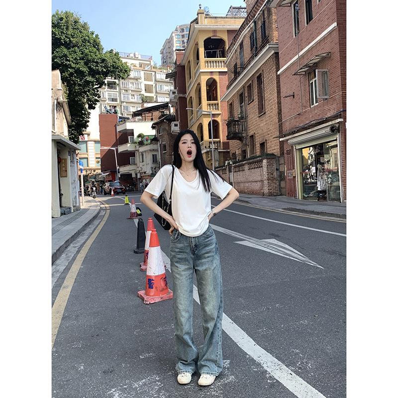 

Женская летняя белая хлопковая футболка с U-образным вырезом и коротким рукавом S белый