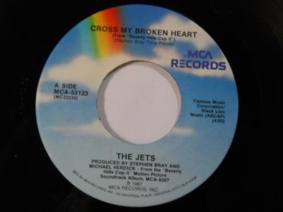7inch Record JETS  HEAT 23  Cross My Broken Heart  Bad Guys MCA53123 MCA Records 1987 US Dance  Electronica Used