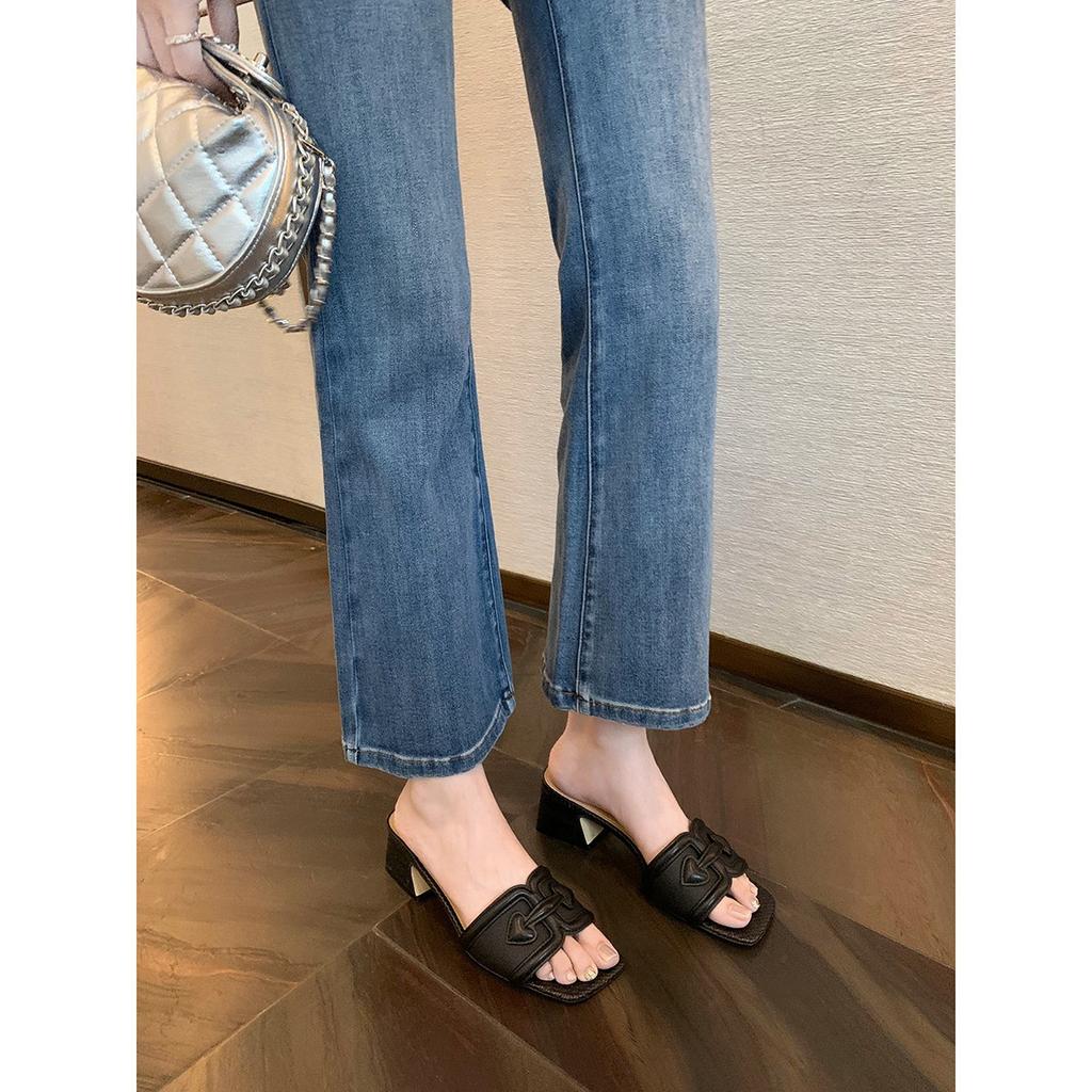 Spot second delivery! Grape mother same shoes Jeju Island trip straw flat bottom square head thick heel holiday one-word slippers