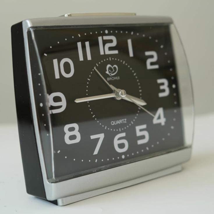 Großbuchstabe Stummer Wecker Uhr für ältere Menschen mit Nachtlichtern Einfache Studenten Kinder Wohnheim Desktop Nachttisch Schlafzimmer Schreibtischuhr