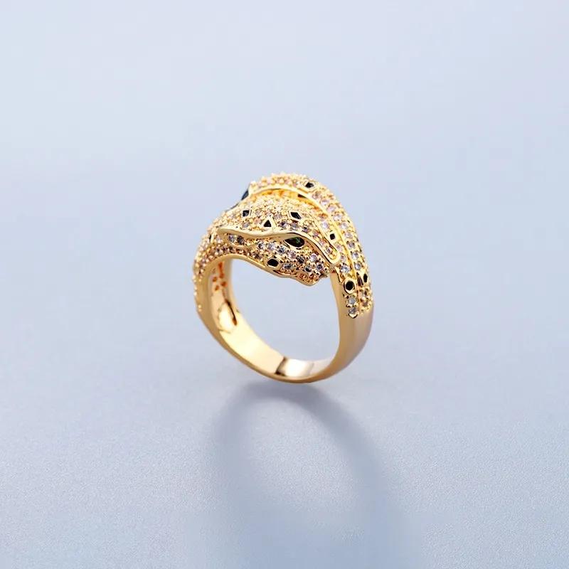 Neues Vintage Drei-Ring Vollkleber Gepunktetes Leopard Armband