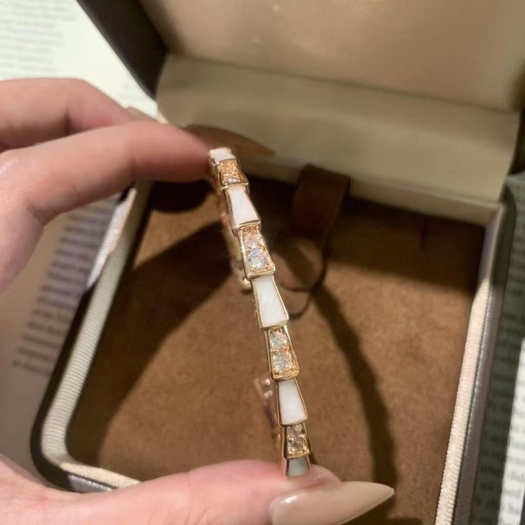 Elegant White Mother-of-Pearl Snake Bracelet for Women - Light Luxury Fashion Accessory