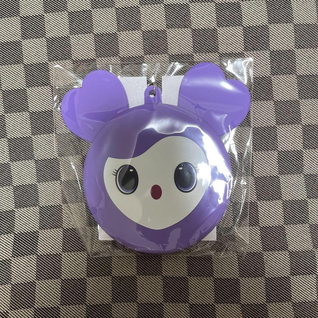 [USED] TWICE Badge Case Keychain (SAVELY)