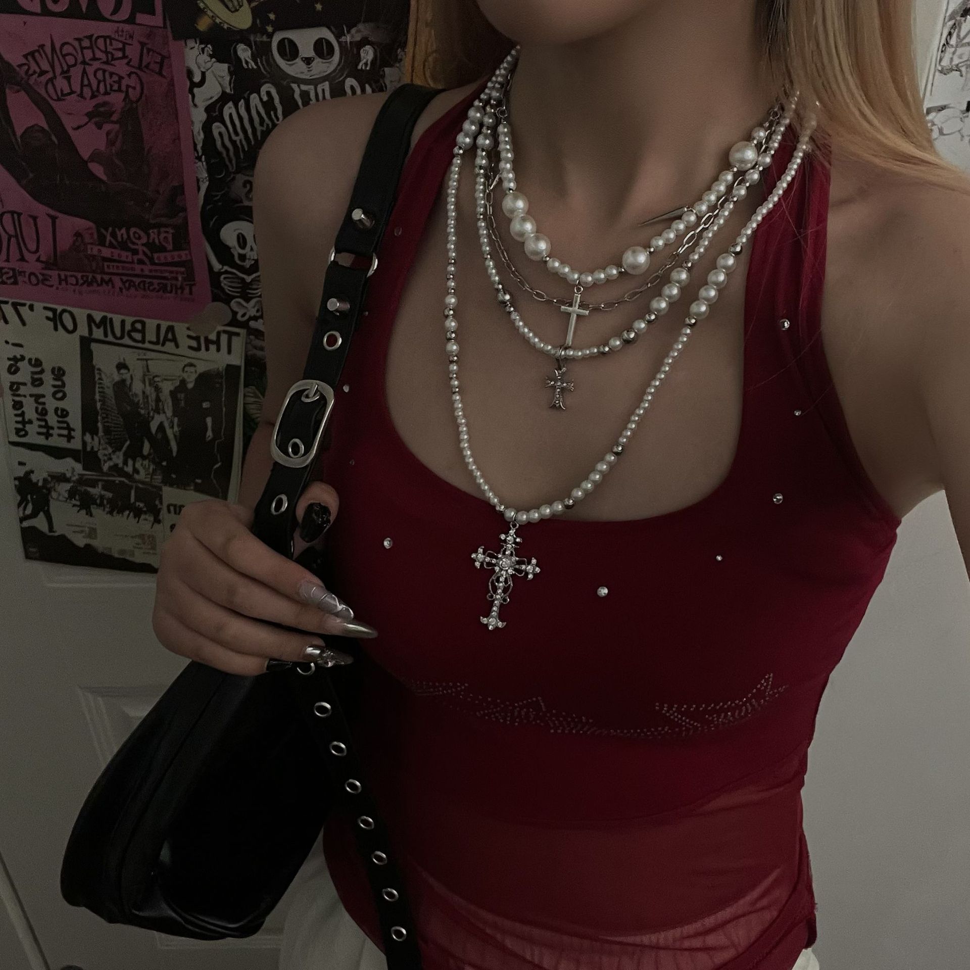 

Cross Stacked Pearl Necklace Female Long Niche High-end Sweet Cool Spice Girl Collarbone Chain Jewelry