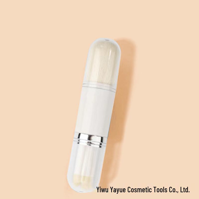 

Обновленный компактный набор портативных кистей для макияжа 4-в-1: Выдвижная кисть для пудры и румян.