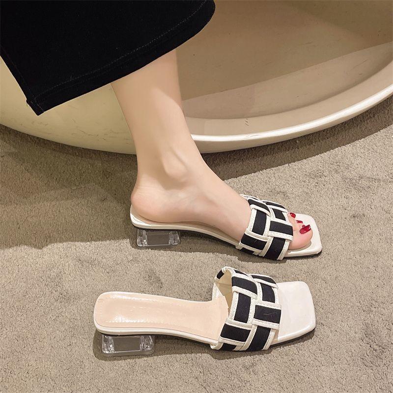 Premium Temperament Slippers Low Heel Thick Heel Sandals Women's 2025 Summer Wear New Versatile French One-word Slippers