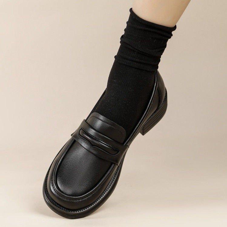 Jesienne czarne małe skórzane buty w brytyjskim stylu, nowe płaskie buty, czarne duże rozmiary Le