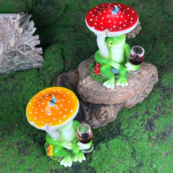 Cartoon Mushroom Sitting Frog Statue Holding Wine Glass Drinking Frog Figurine Resin Animal Sculpture Indoor Outdoor Garden Yarn Decoration Ornament