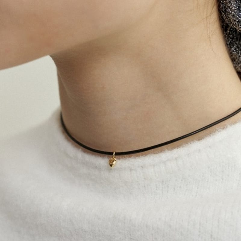 

LOVE ME MONSTER Mini Heart Leather Choker SILVER