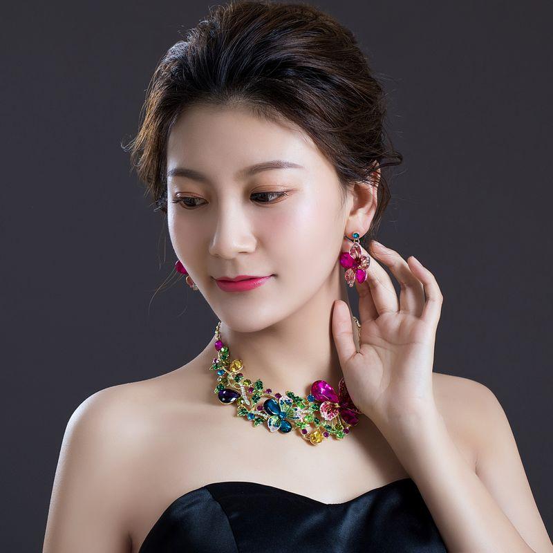 2-Piece Jewelry Set Necklace and Earrings Floral Crystal Design Elegant and Refined Multicolor Women's Fashion Accessories