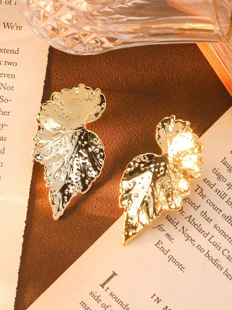 Exaggerated Personality Leaf Flower Earrings Versatile Temperament Earrings Fashion Premium Earrings