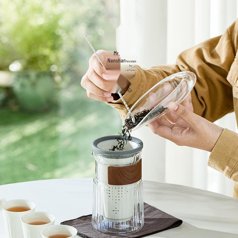 Mr. Nanshan Zen White Portable Glass Tea Set