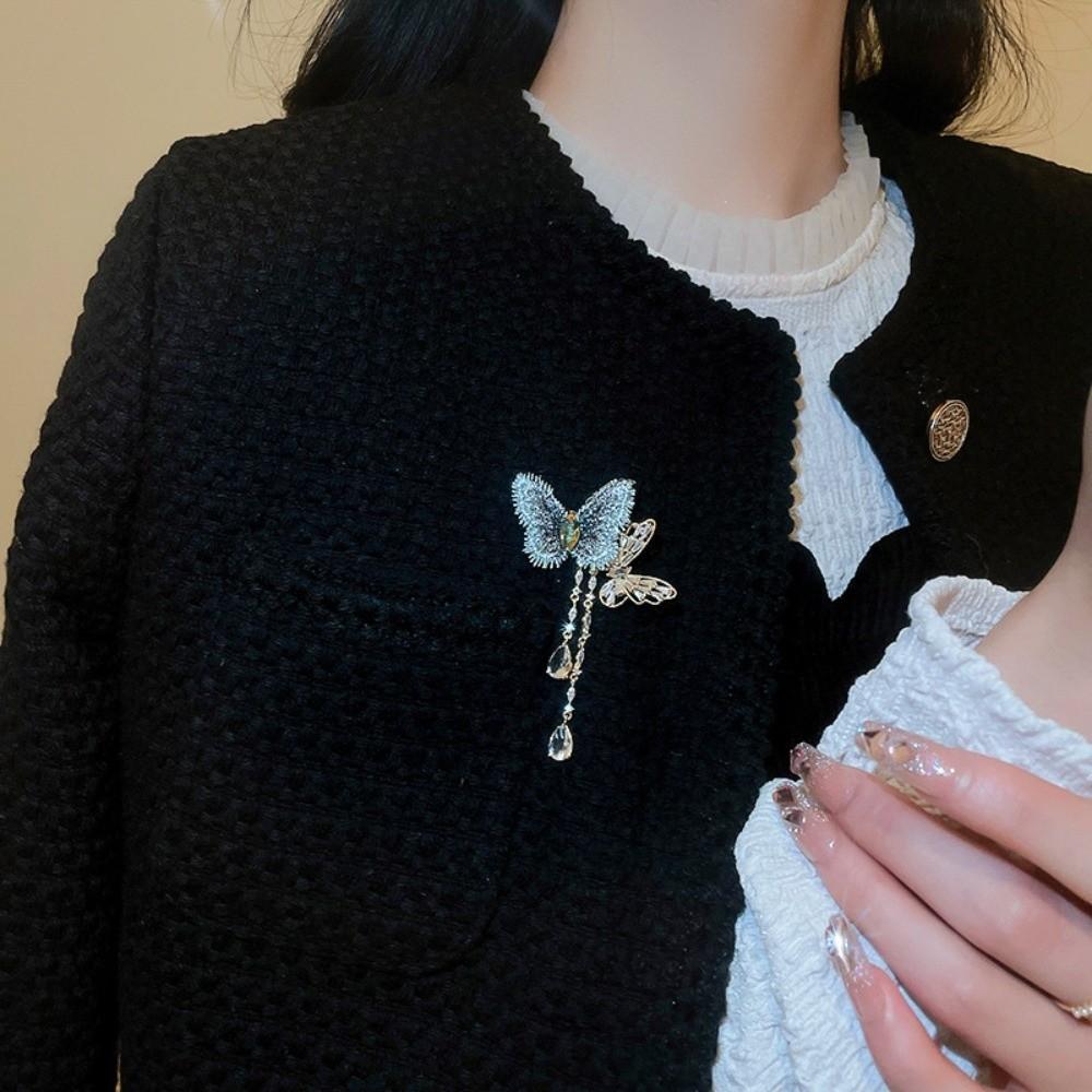 Vintage Butterfly Tassel Brooch Metal Banquet Clothes Metal Pin Zircon Luxury Badge Pin Girls