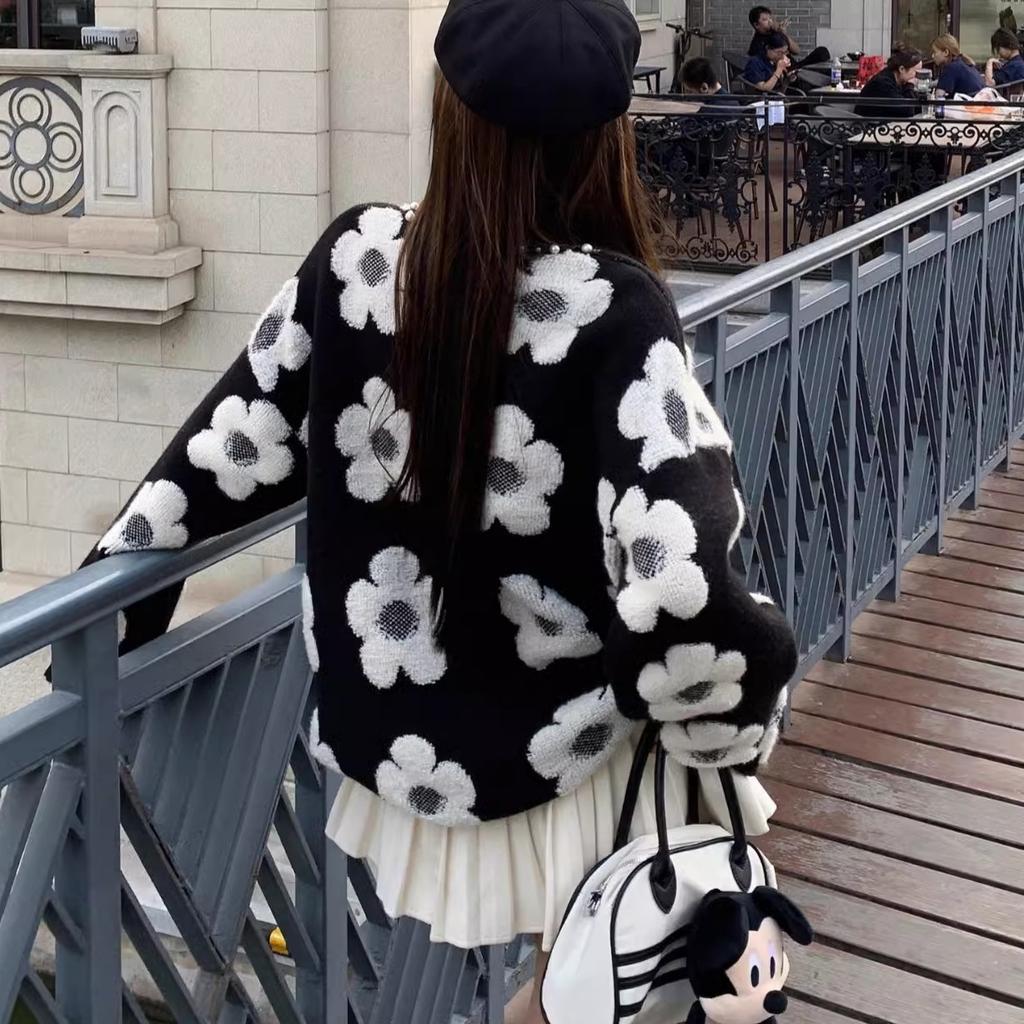 Heavy industry beaded flower sweater cardigan women's autumn and winter new Korean version of foreign style outside wear loose lazy style knitted jac