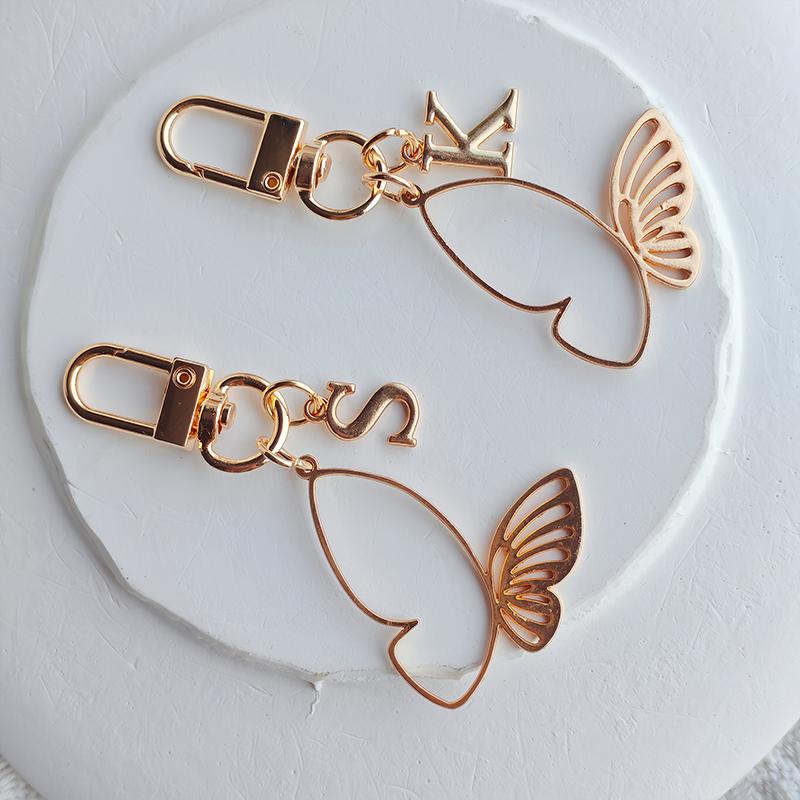 1PC Alphabet Luxury A-Z Fashionable Keychain Vintage Alloy Artistic Gold Hollow Butterfly Elegant
