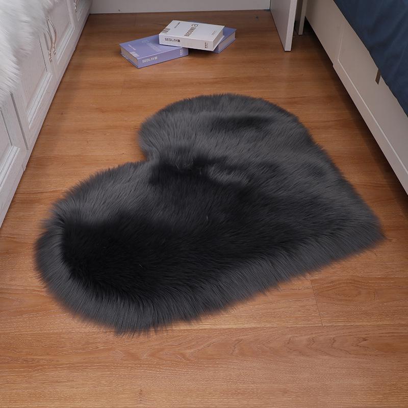 Heart-Shaped Plush Imitation Wool Rug and Cushion for Living Room or Bedroom