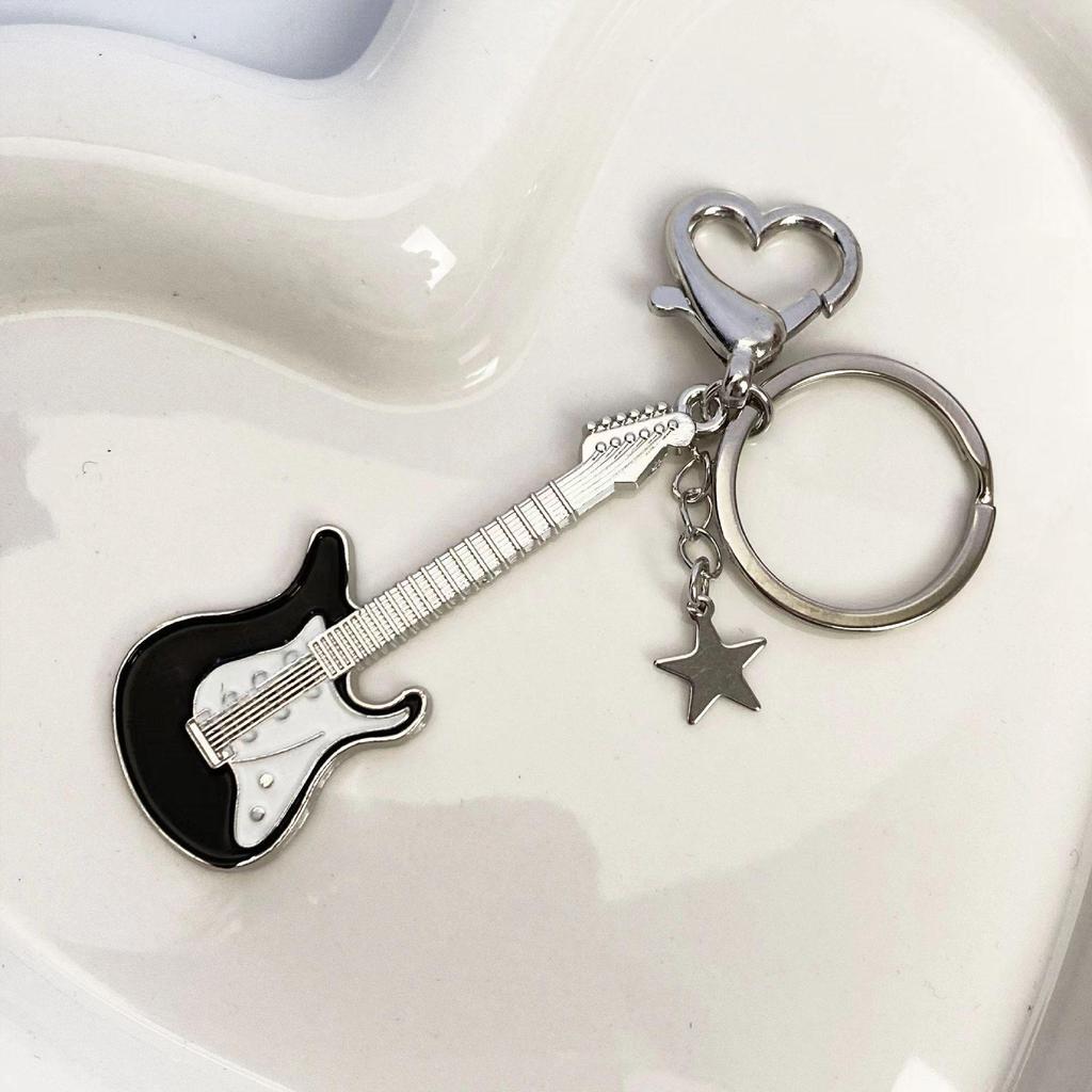 Y2K Hot Girl Electric Guitar & Star Pendant Keychain - Retro Sweet & Cool Millennial Style Ornament