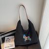 Fashion large-capacity bag women's new casual denim shoulder bag commuter tote bag bucket bag
