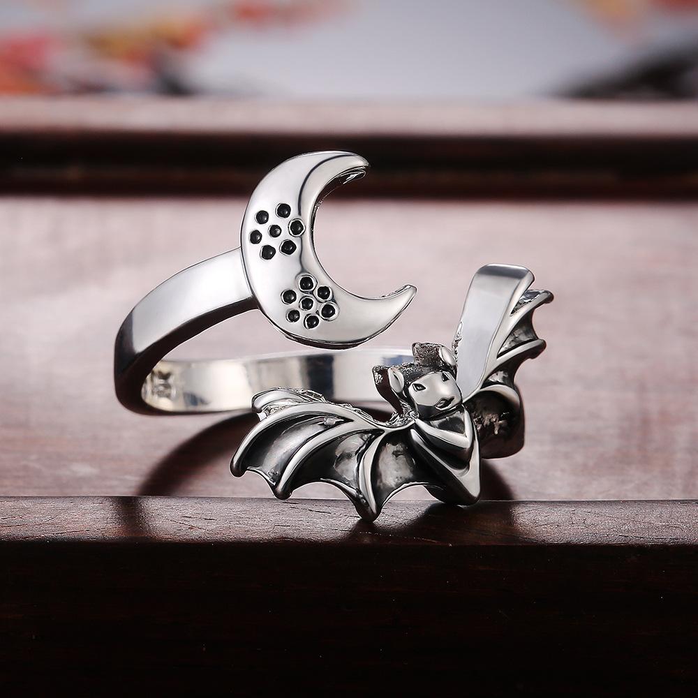 Exquisite retro moonlit night bat ring, trendy personalized men's and women's rings