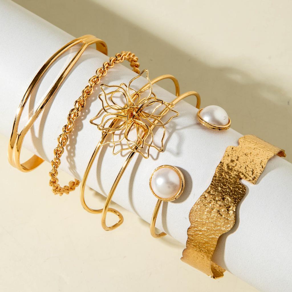 Geometric pleated metal bracelet light luxury bracelet multi-layer stacked bracelet women